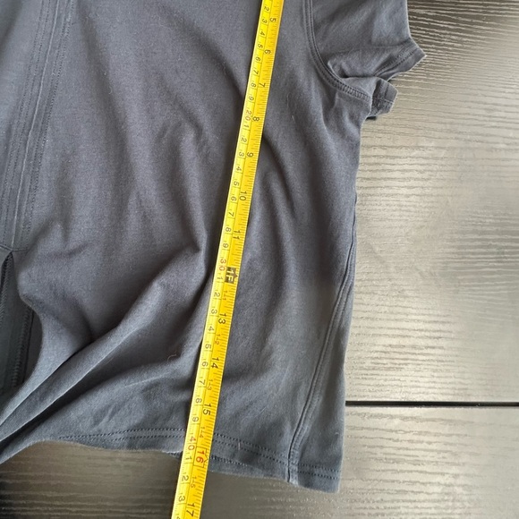 Lululemon tie short sleeve cropped tee t-shirt sz 6
A216 - Picture 5 of 5